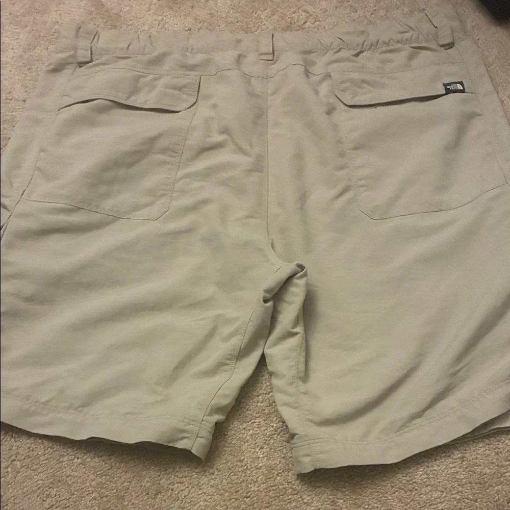 The North Face Men's Cargo Shorts - Beige XL